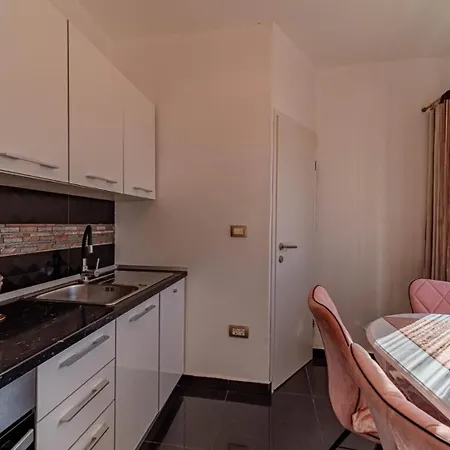 Franka By Guide Vela Luka