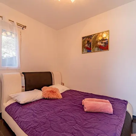 Franka By Guide * Vela Luka