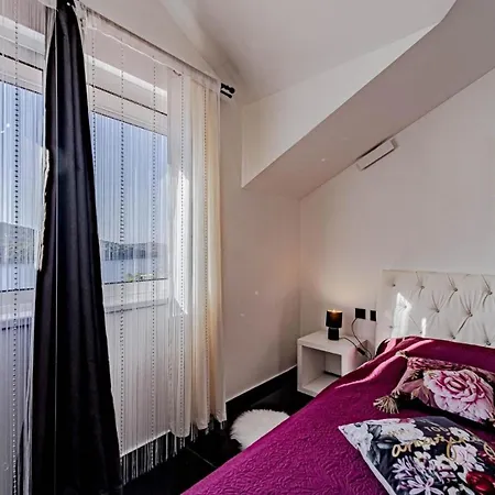 Franka By Guide * Vela Luka