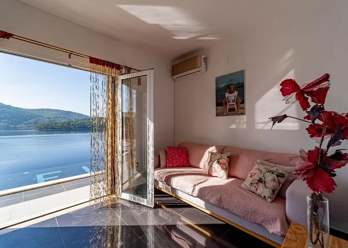 Franka By Guide Vela Luka