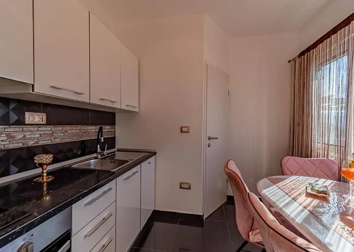 Franka By Guide Vela Luka