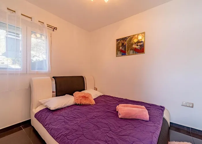 Franka By Guide * Vela Luka